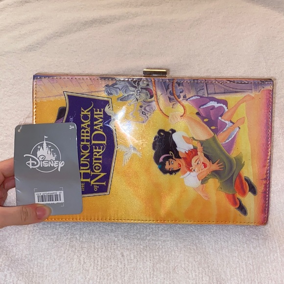 NWT VHS clutch purse